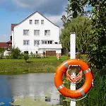 Haus Am Teich Casa de hóspedes 3*