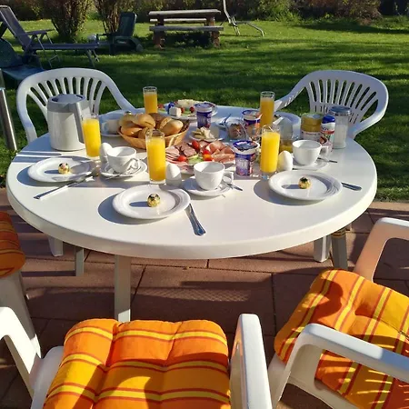 Haus Am Teich Guest house